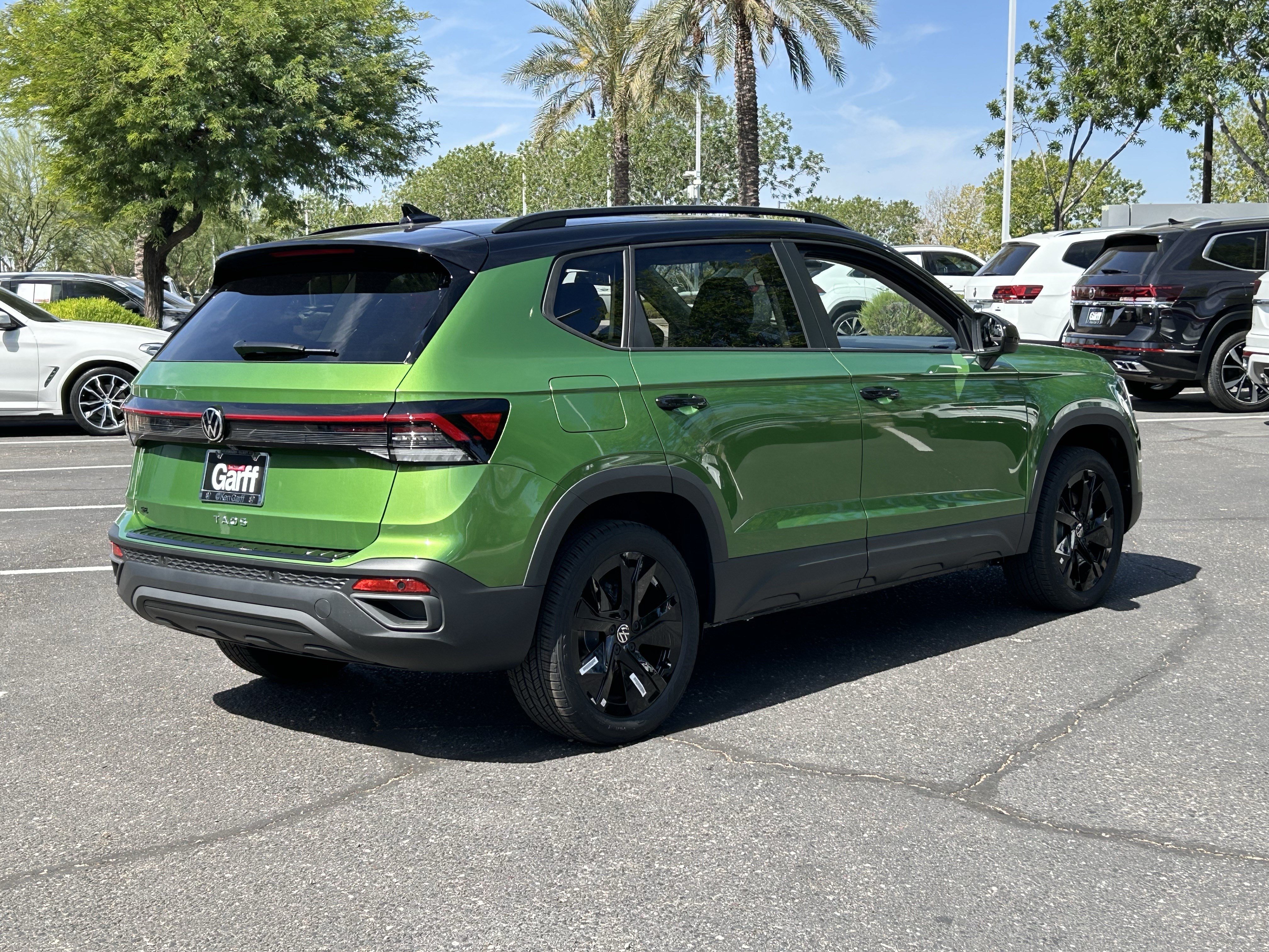 New 2026 Volkswagen Taos SE FWD image 3