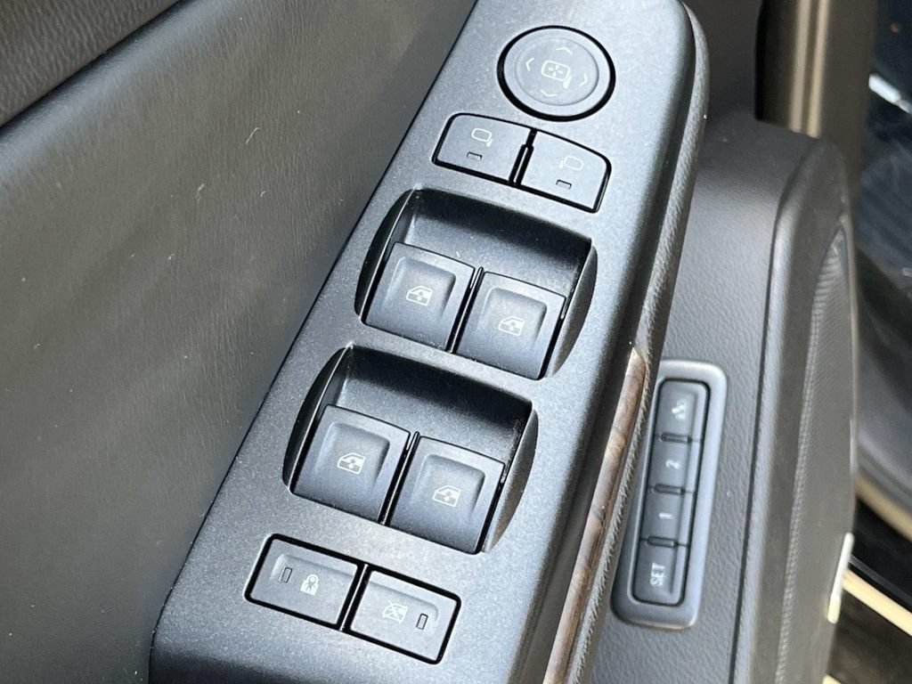 Used 2016 Chevrolet Tahoe LT AWD/4WD image 29