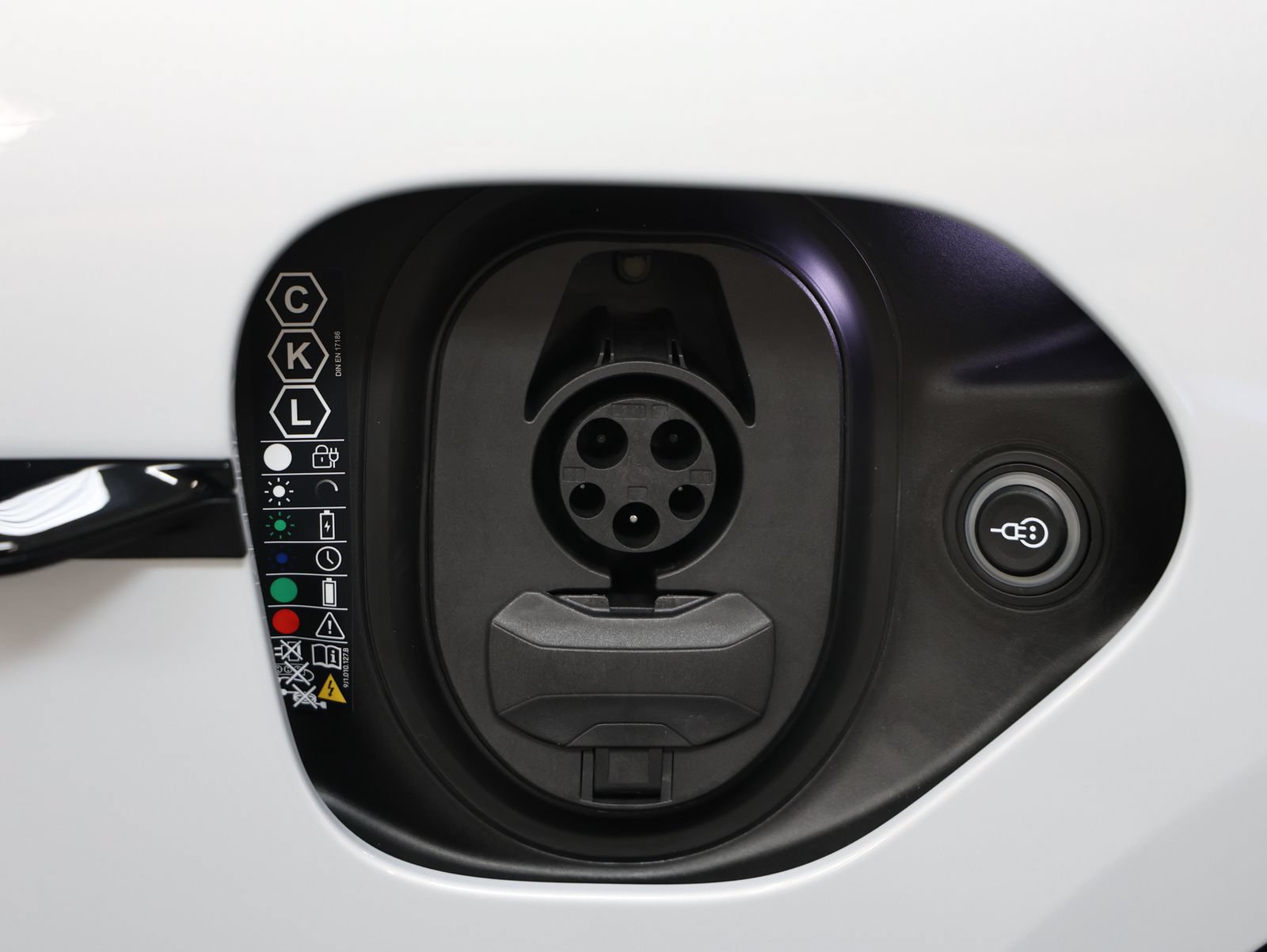 New 2026 Porsche Taycan AWD/4WD image 14
