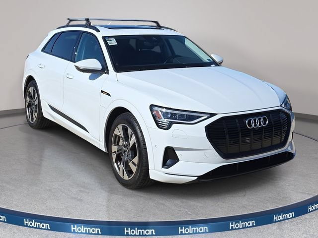 Used 2021 Audi e-tron Premium w/ Convenience Plus Package AWD/4WD image 4