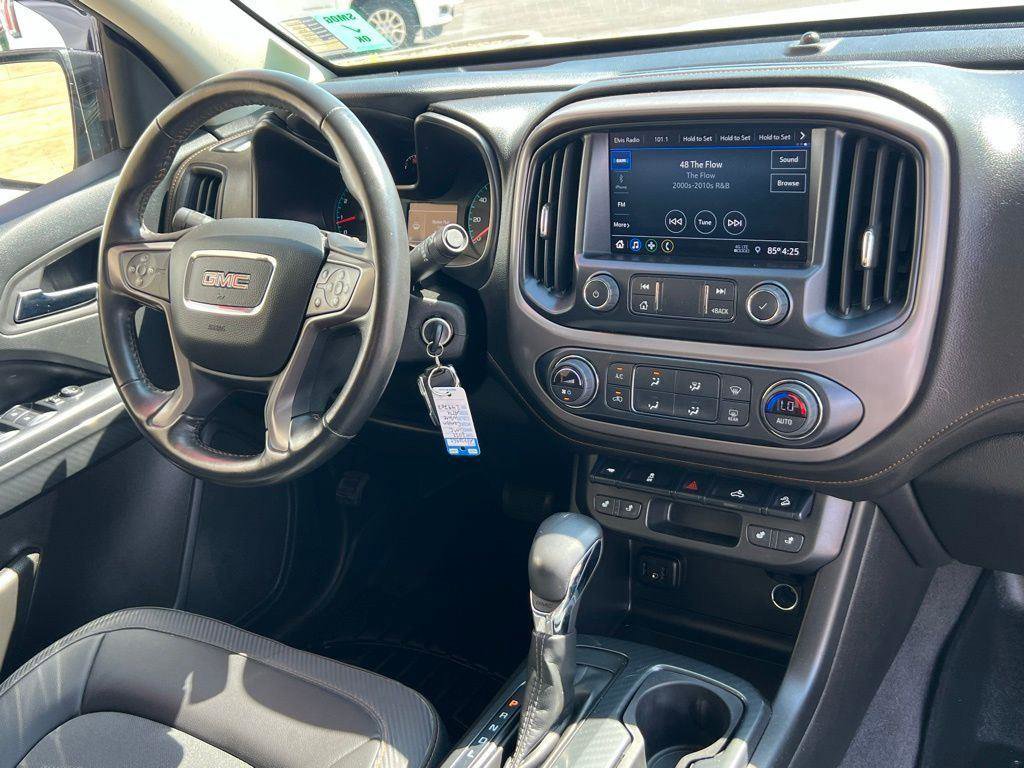 Used 2022 GMC Canyon AT4 image 17