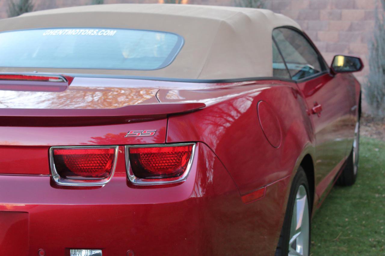 Used 2012 Chevrolet Camaro SS w/ RS Package image 23