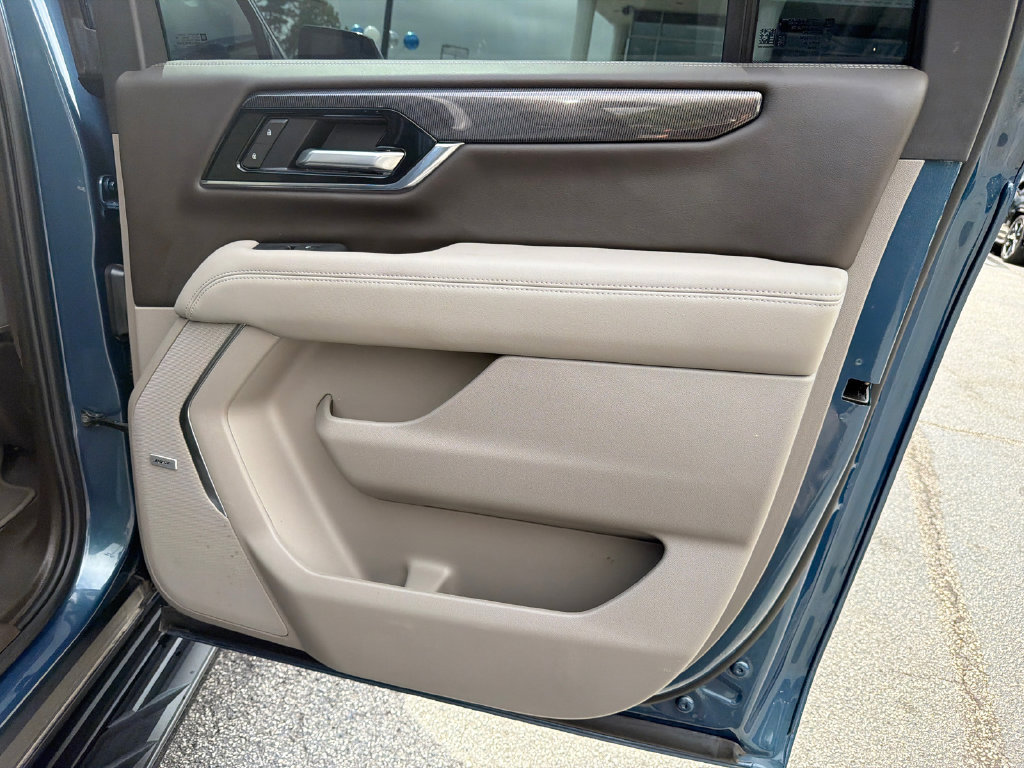Used 2025 GMC Yukon XL Elevation w/ Technology Package RWD image 16