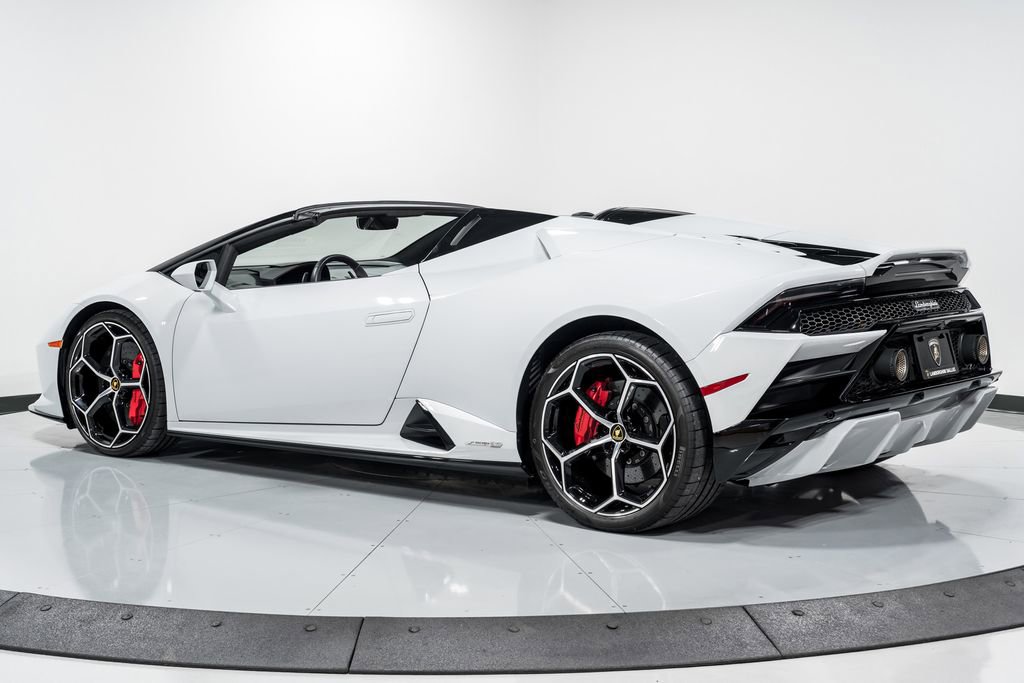 Used 2022 Lamborghini Huracan EVO RWD image 5