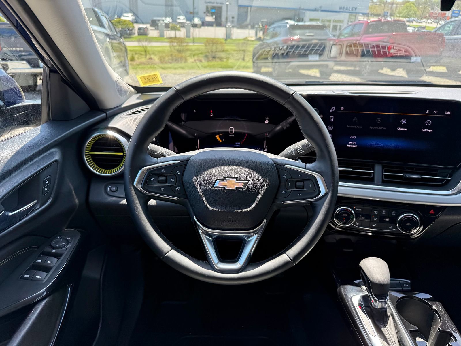 Used 2024 Chevrolet Trax LT w/ Driver Confidence Package FWD image 21