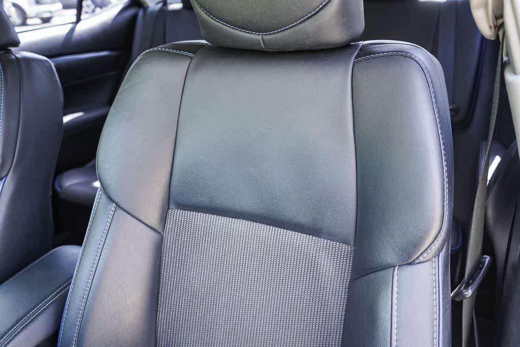Used 2017 Toyota Corolla SE w/ SE Premium Package FWD image 25
