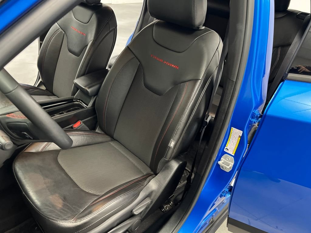 Used 2024 Jeep Compass Trailhawk image 9