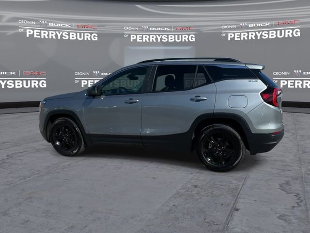 Used 2024 GMC Terrain SLE w/ Driver Convenience Package FWD image 5