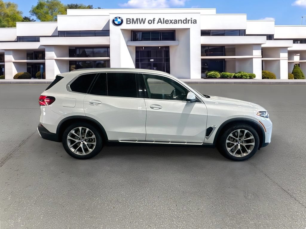 Used 2026 BMW X5 xDrive50e w/ Executive Package AWD/4WD image 4
