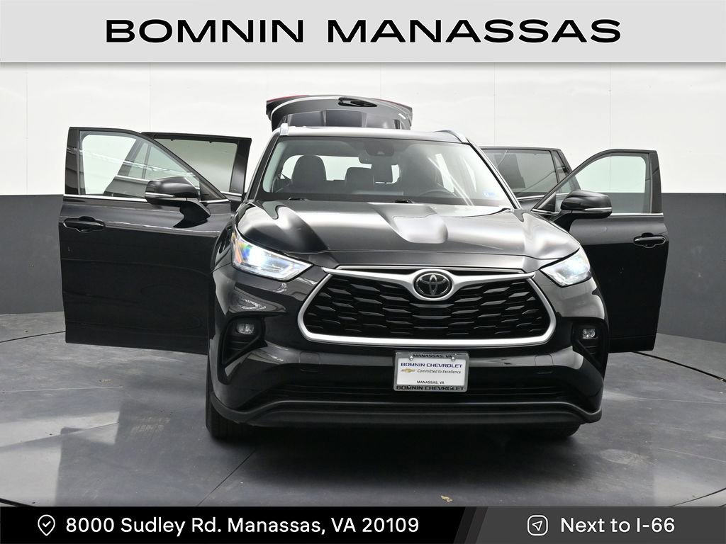 Used 2021 Toyota Highlander XLE image 44