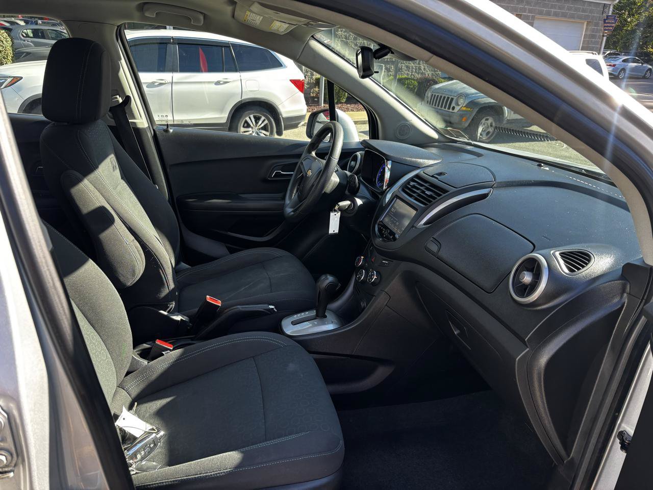 Used 2016 Chevrolet Trax LS w/ LPO, Cargo Package AWD/4WD image 21
