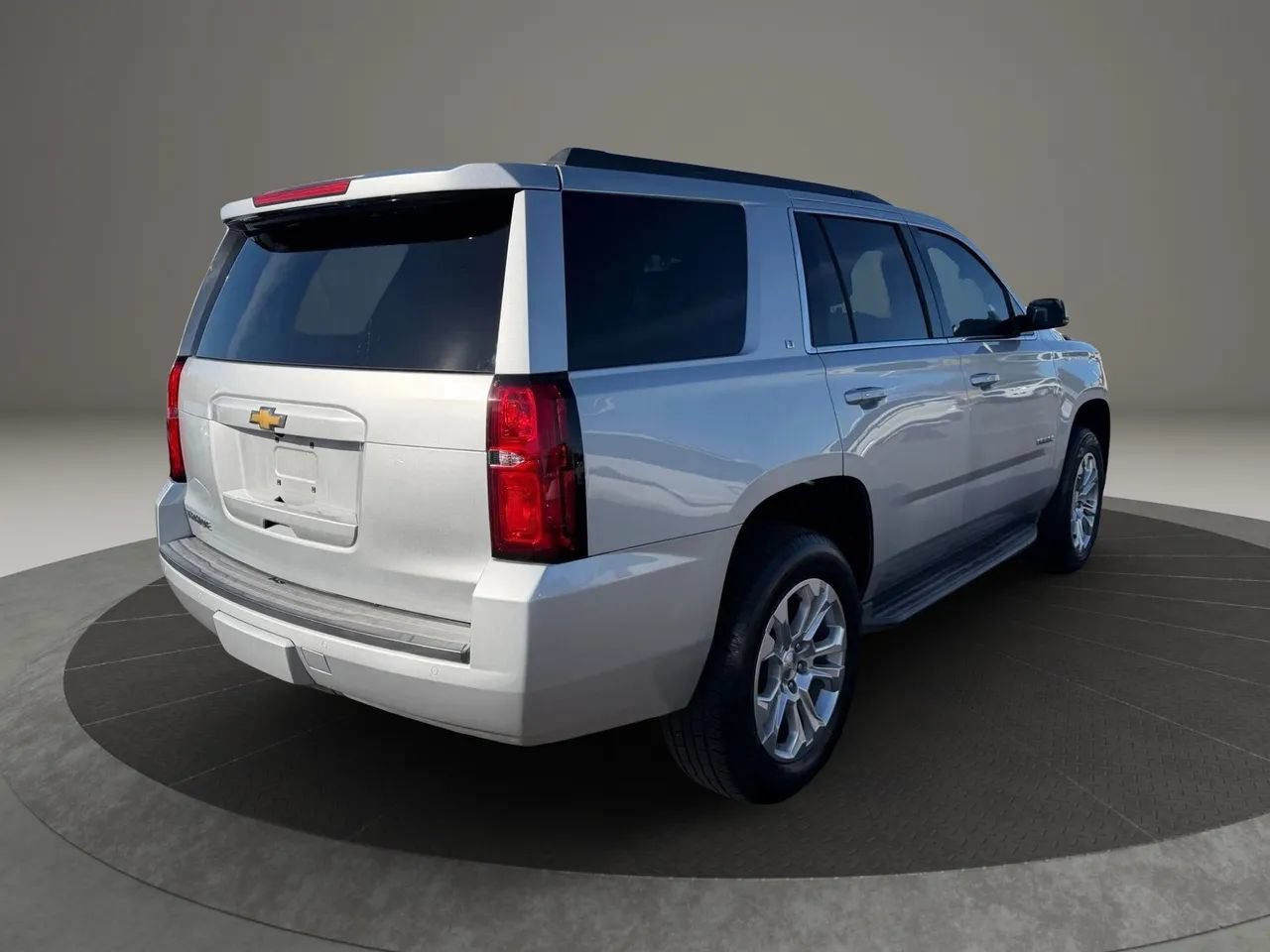 Used 2017 Chevrolet Tahoe LT RWD image 6