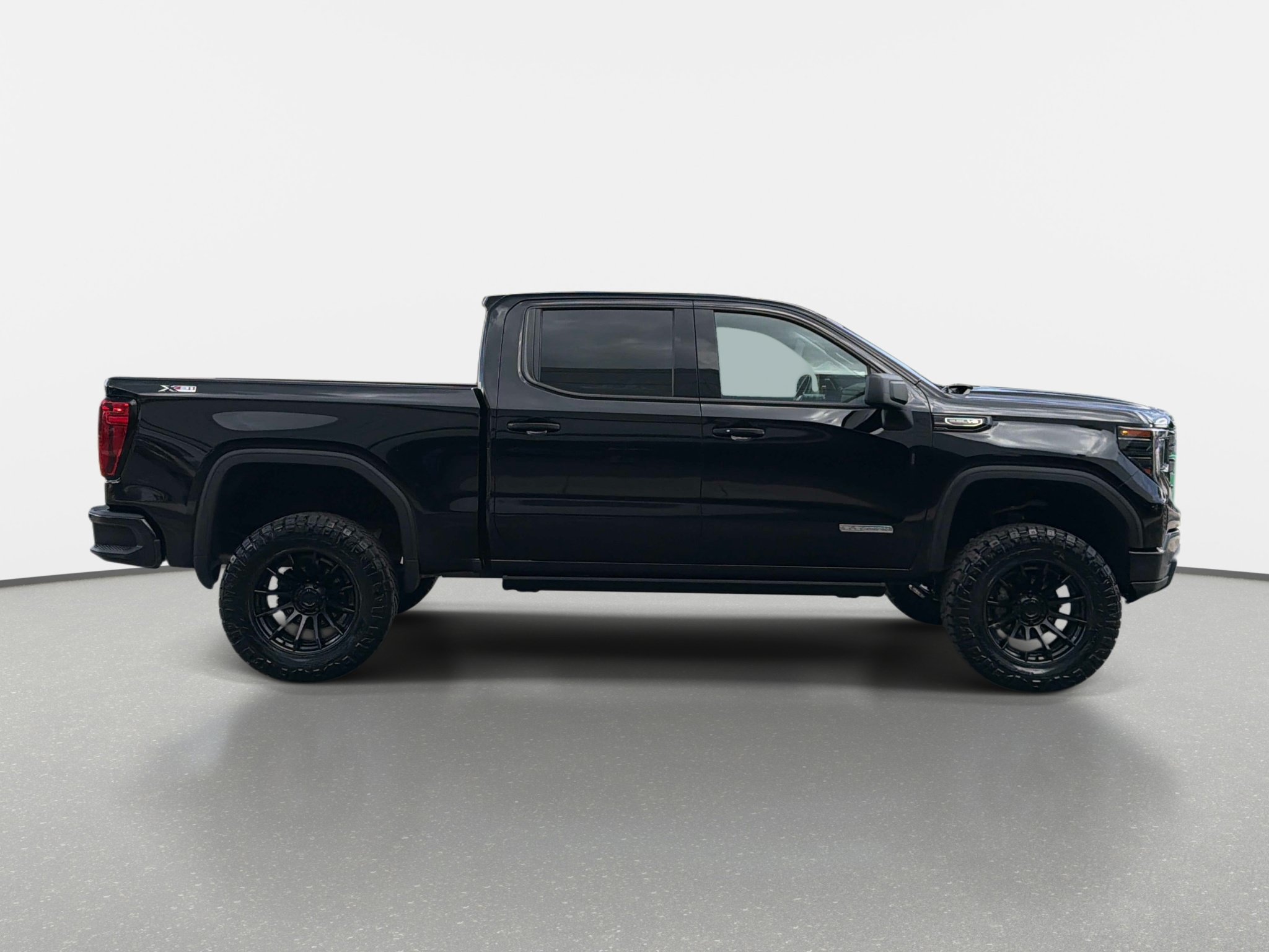 Used 2024 GMC Sierra 1500 Elevation w/ Preferred Package AWD/4WD image 2