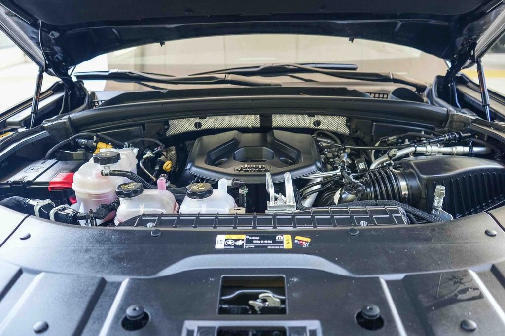 Used 2023 Jeep Grand Cherokee 4WD 4xe w/ Luxury Tech Group II image 26
