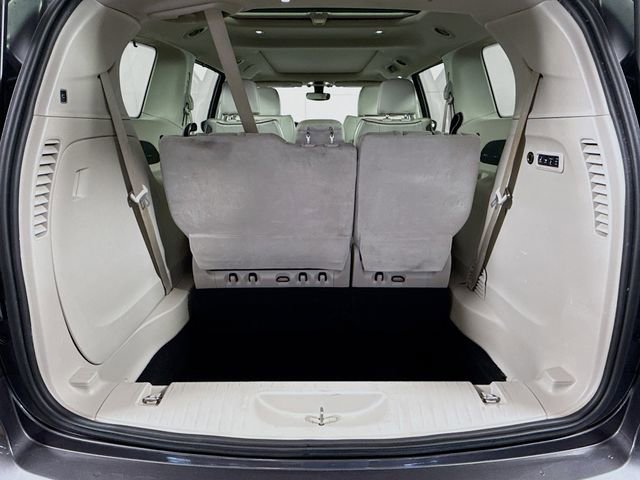 Used 2020 Chrysler Pacifica Limited image 28