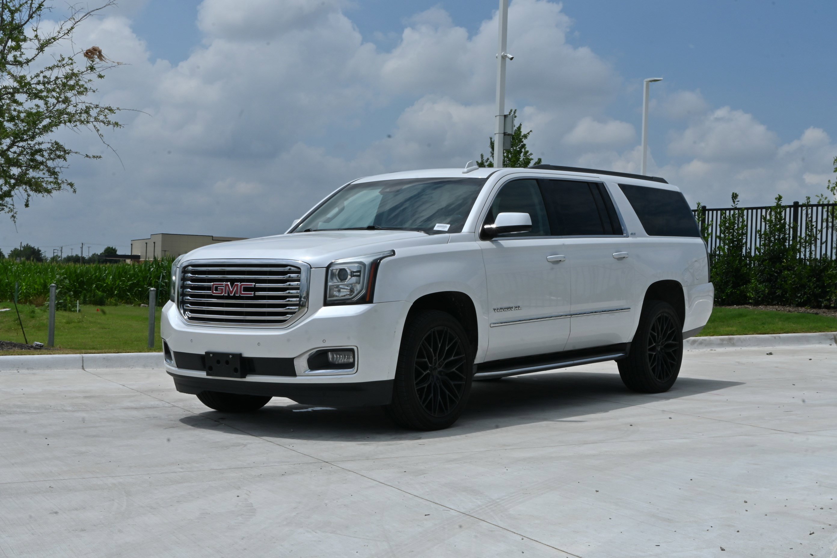 Used 2019 GMC Yukon XL SLT w/ Premium Edition RWD image 5