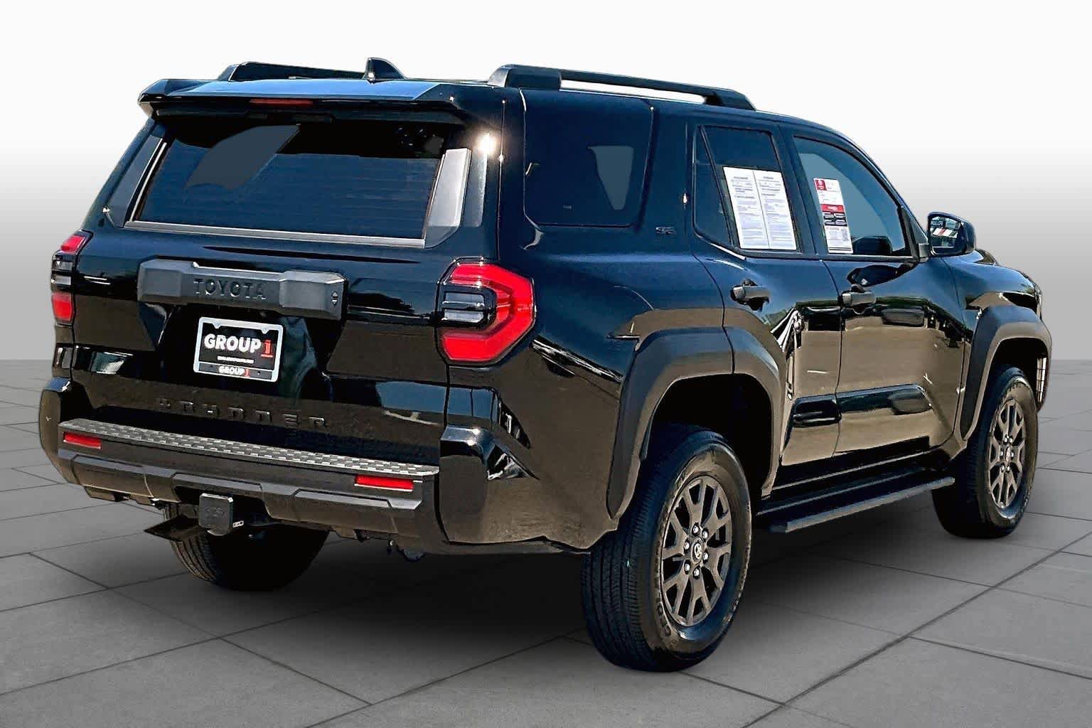 Used 2025 Toyota 4Runner SR5 AWD/4WD image 12