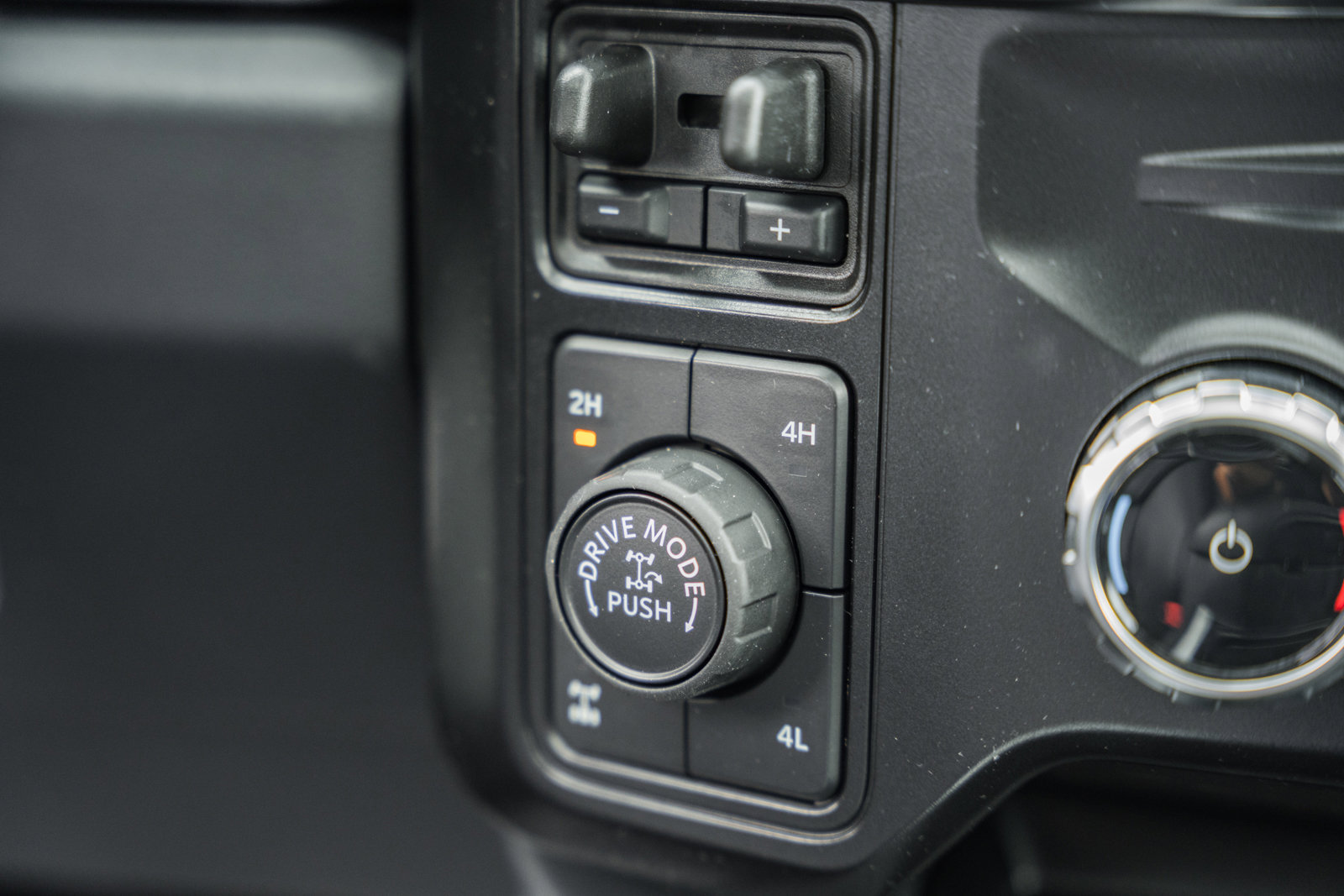 New 2026 Ford F250 Platinum AWD/4WD image 30