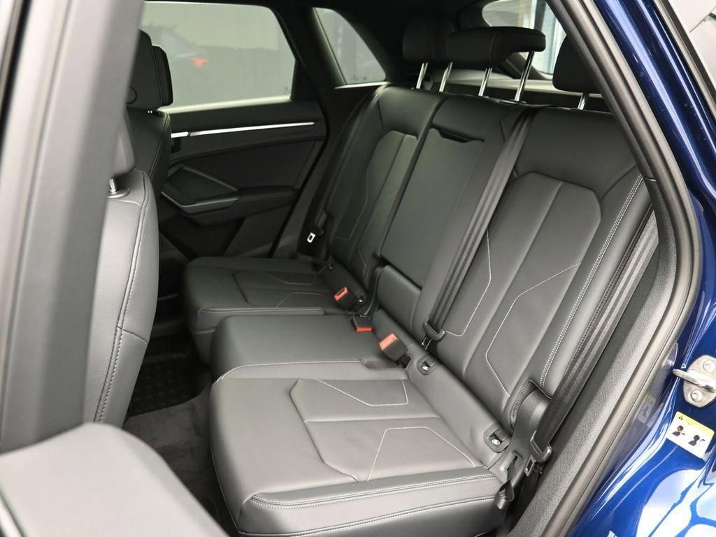 New 2025 Audi Q3 2.0T Premium image 9