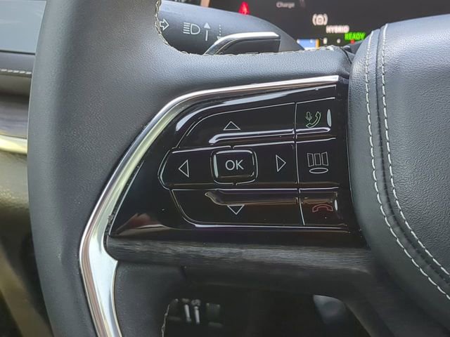 Used 2023 Jeep Grand Cherokee Overland image 32