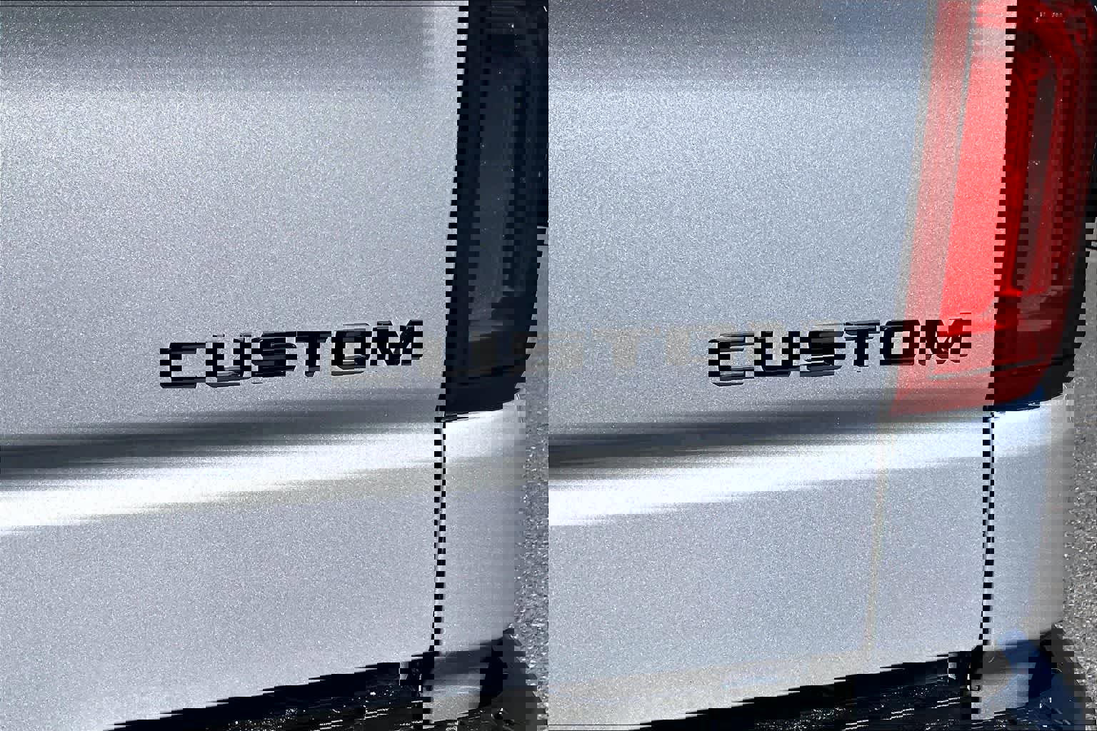 Used 2021 Chevrolet Silverado 1500 Custom w/ LPO, Dark Essentials Package AWD/4WD image 7