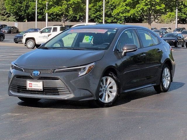 Certified 2025 Toyota Corolla XLE FWD image 2