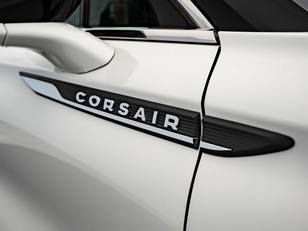 Used 2022 Lincoln Corsair AWD w/ Premium Package image 16