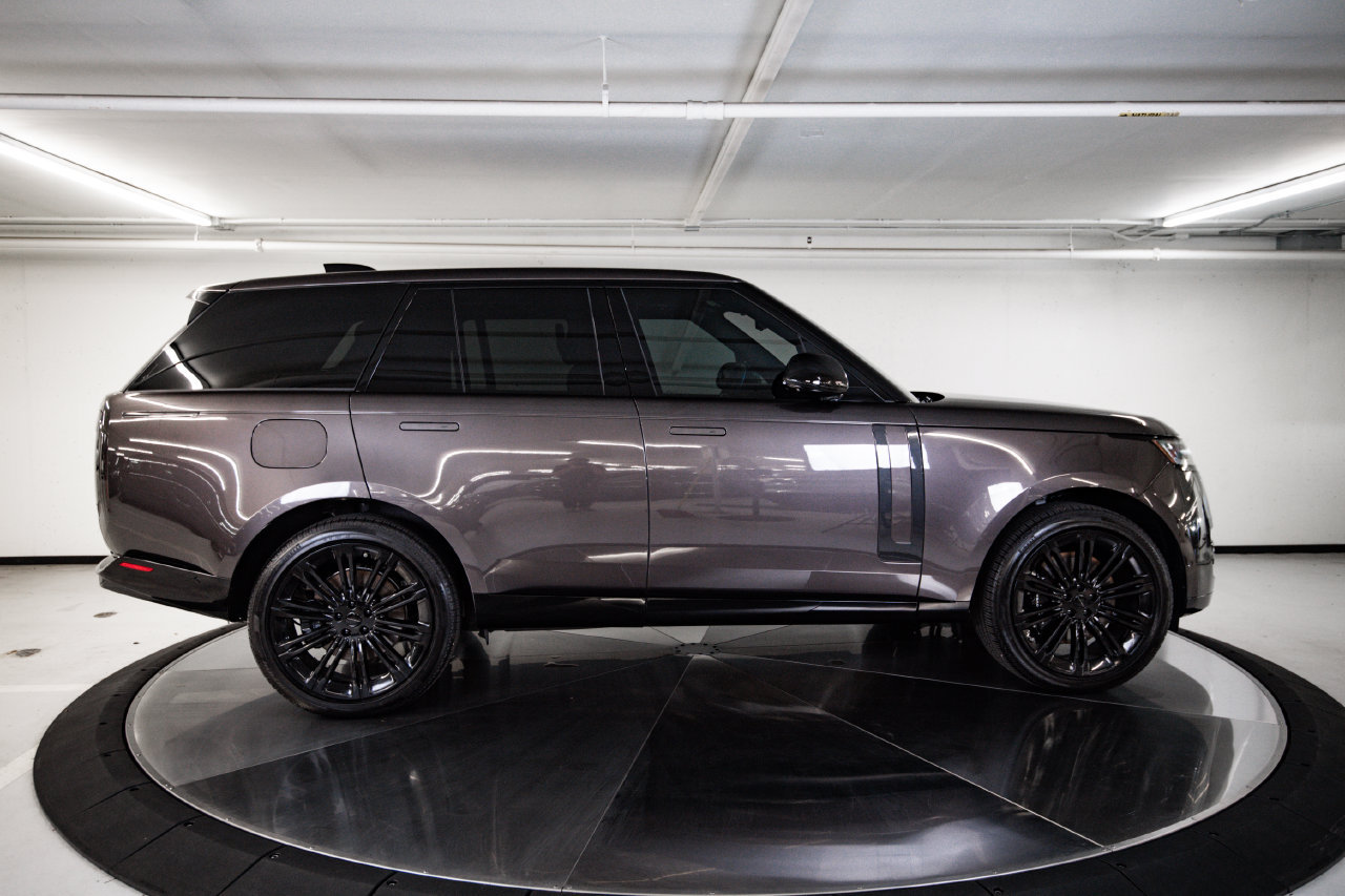Used 2026 Land Rover Range Rover SE AWD/4WD image 8