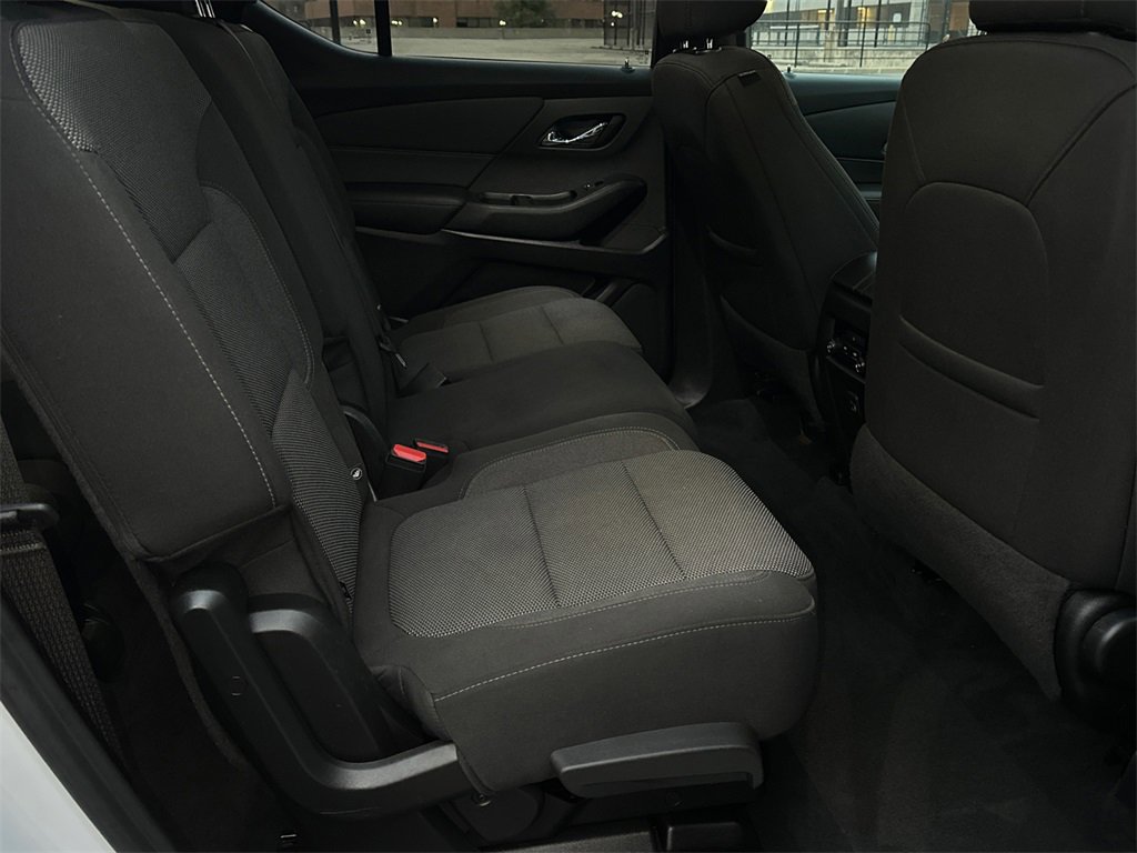 Used 2022 Chevrolet Traverse LT w/ Midnight/Sport Edition image 16