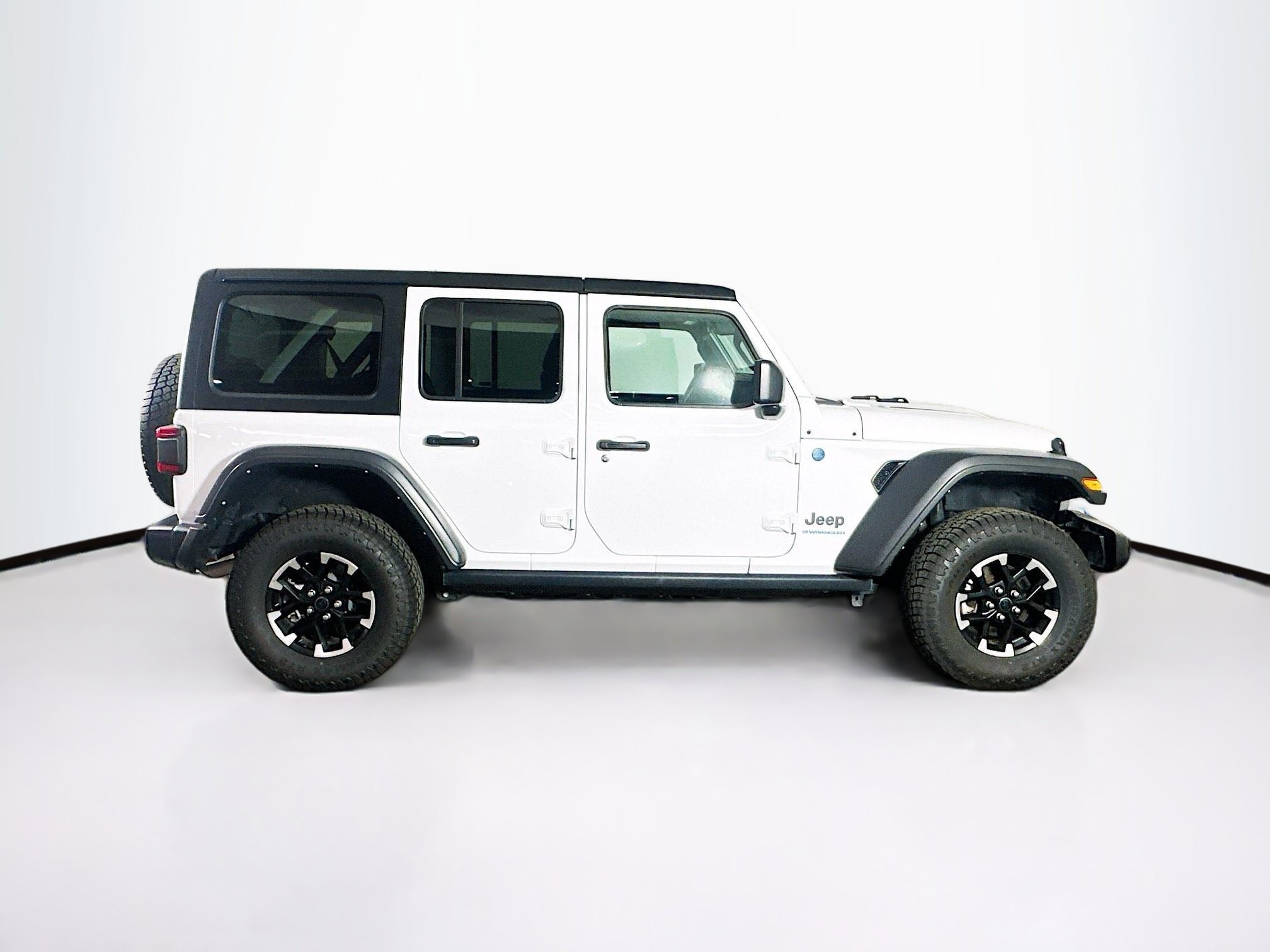 Used 2024 Jeep Wrangler Unlimited Rubicon 4xe AWD/4WD image 10