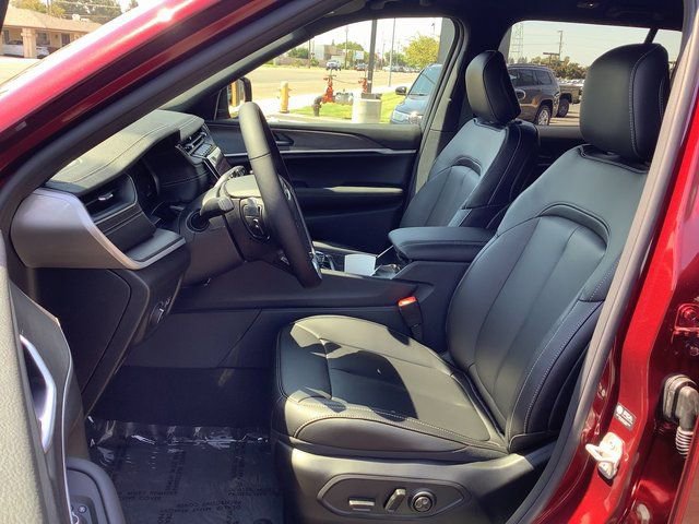 New 2025 Jeep Grand Cherokee Limited w/ Trailer Tow Package image 8