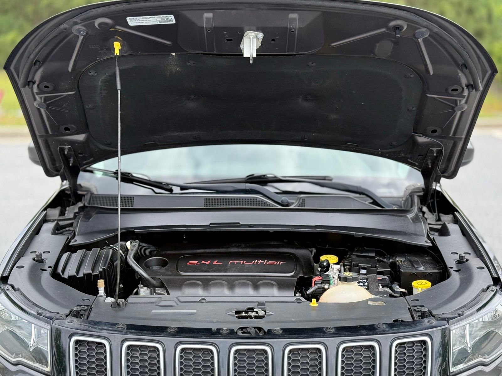 Used 2018 Jeep Compass Latitude FWD image 47