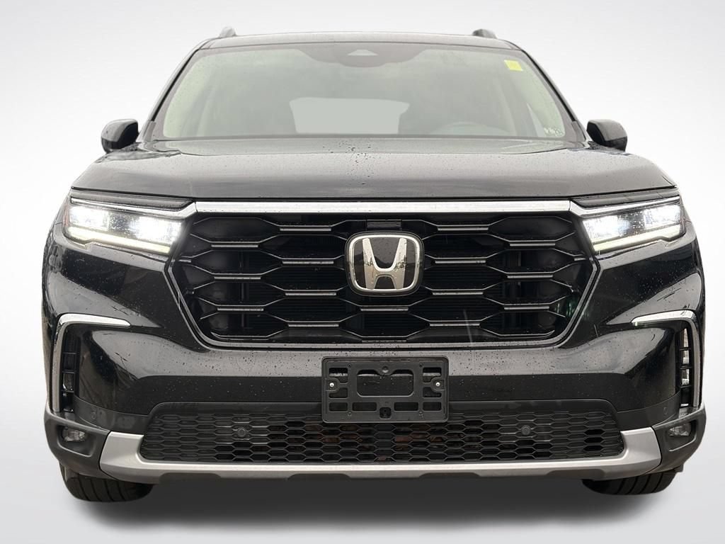 Used 2024 Honda Pilot Touring image 3