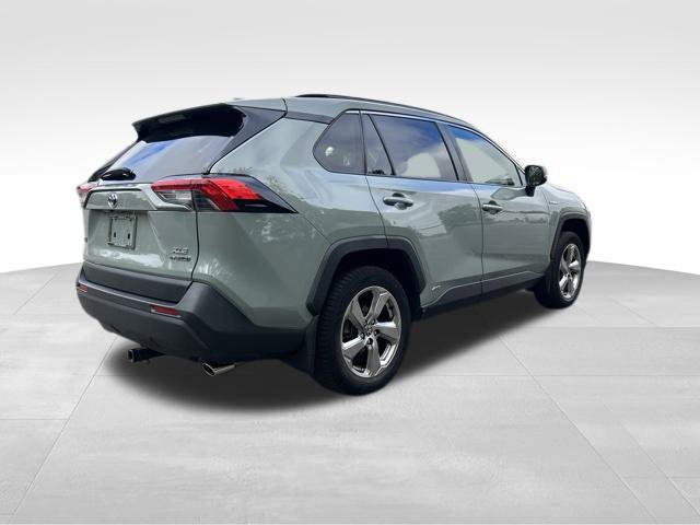 Used 2021 Toyota RAV4 XLE Premium AWD/4WD image 15