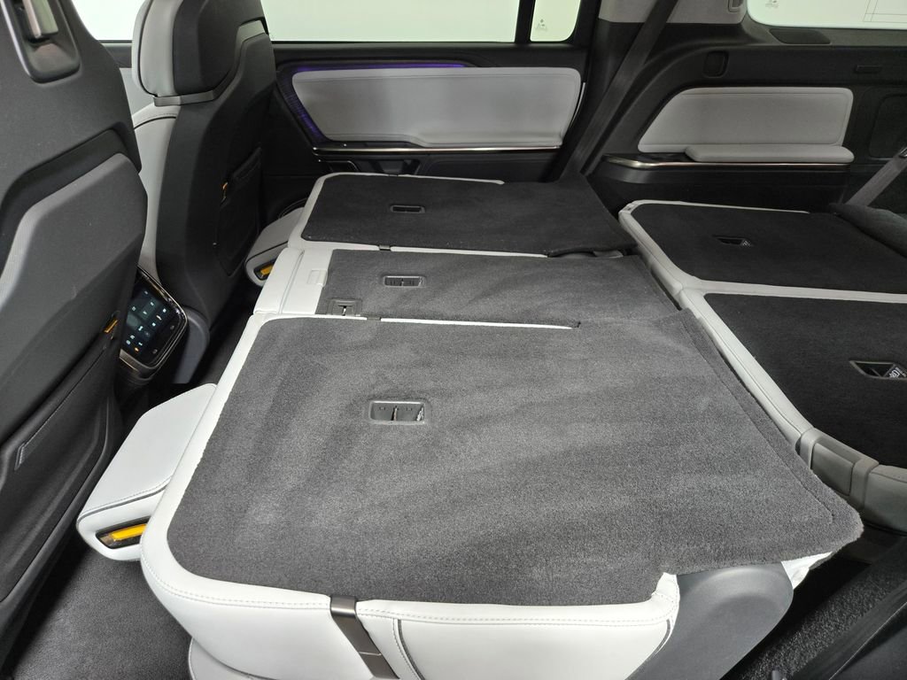 Used 2023 Rivian R1S Launch Edition image 38