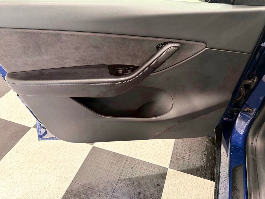 Used 2021 Tesla Model Y 2WD image 14