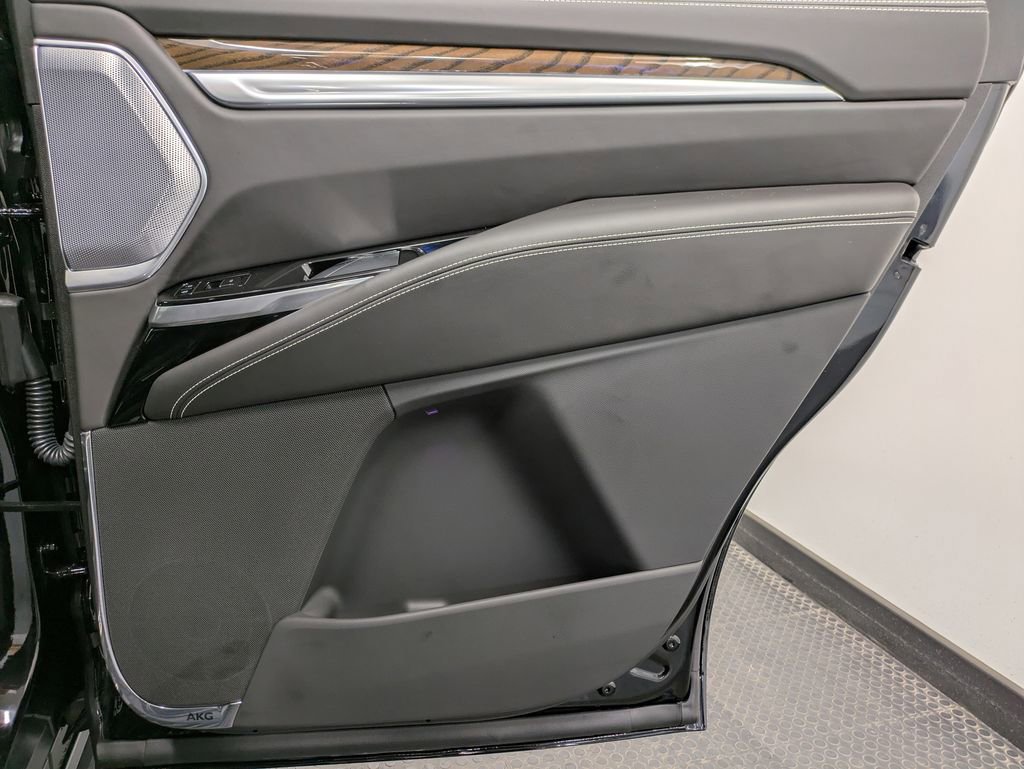 Used 2026 Cadillac Escalade Platinum Sport w/ LPO, Floor Liner Package AWD/4WD image 26