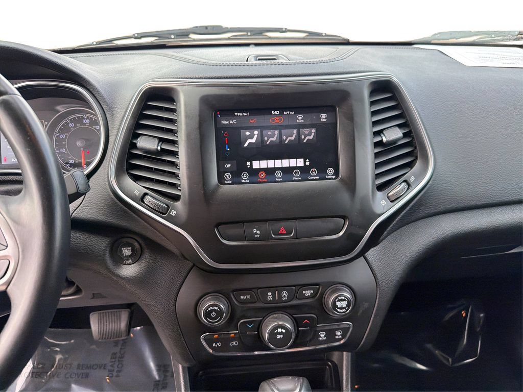 Used 2019 Jeep Cherokee Latitude Plus FWD image 14