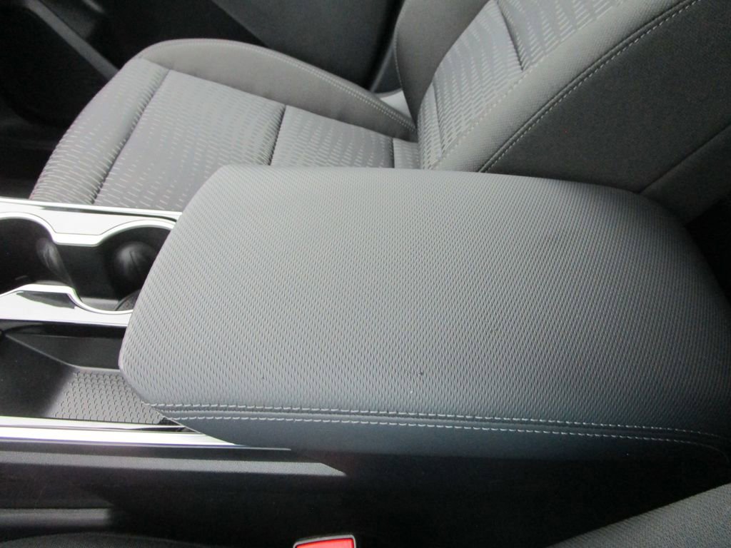 New 2026 Chevrolet Equinox LT w/ LPO, Floor Liner Package FWD image 30