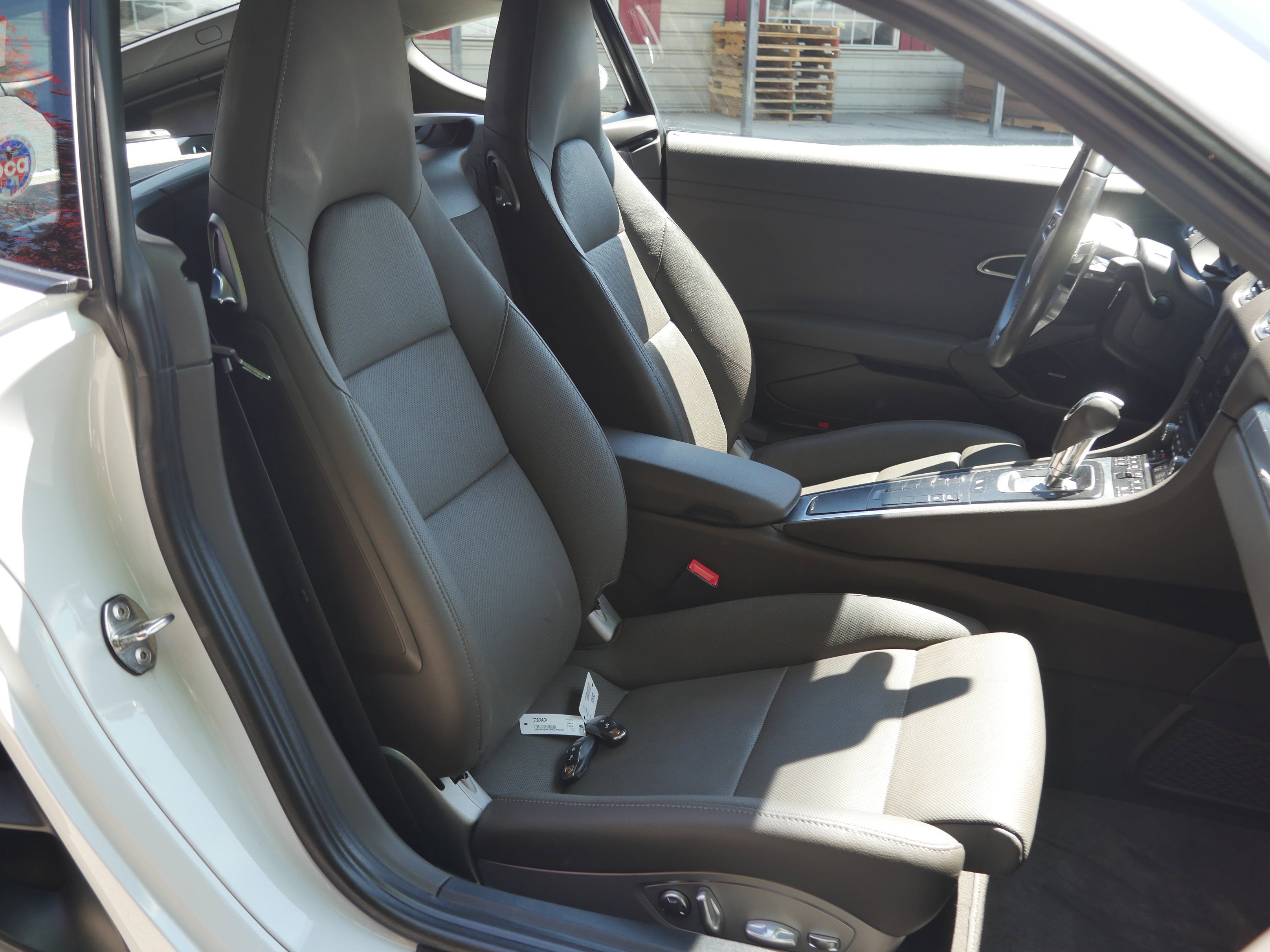 Used 2017 Porsche 718 Cayman RWD image 23