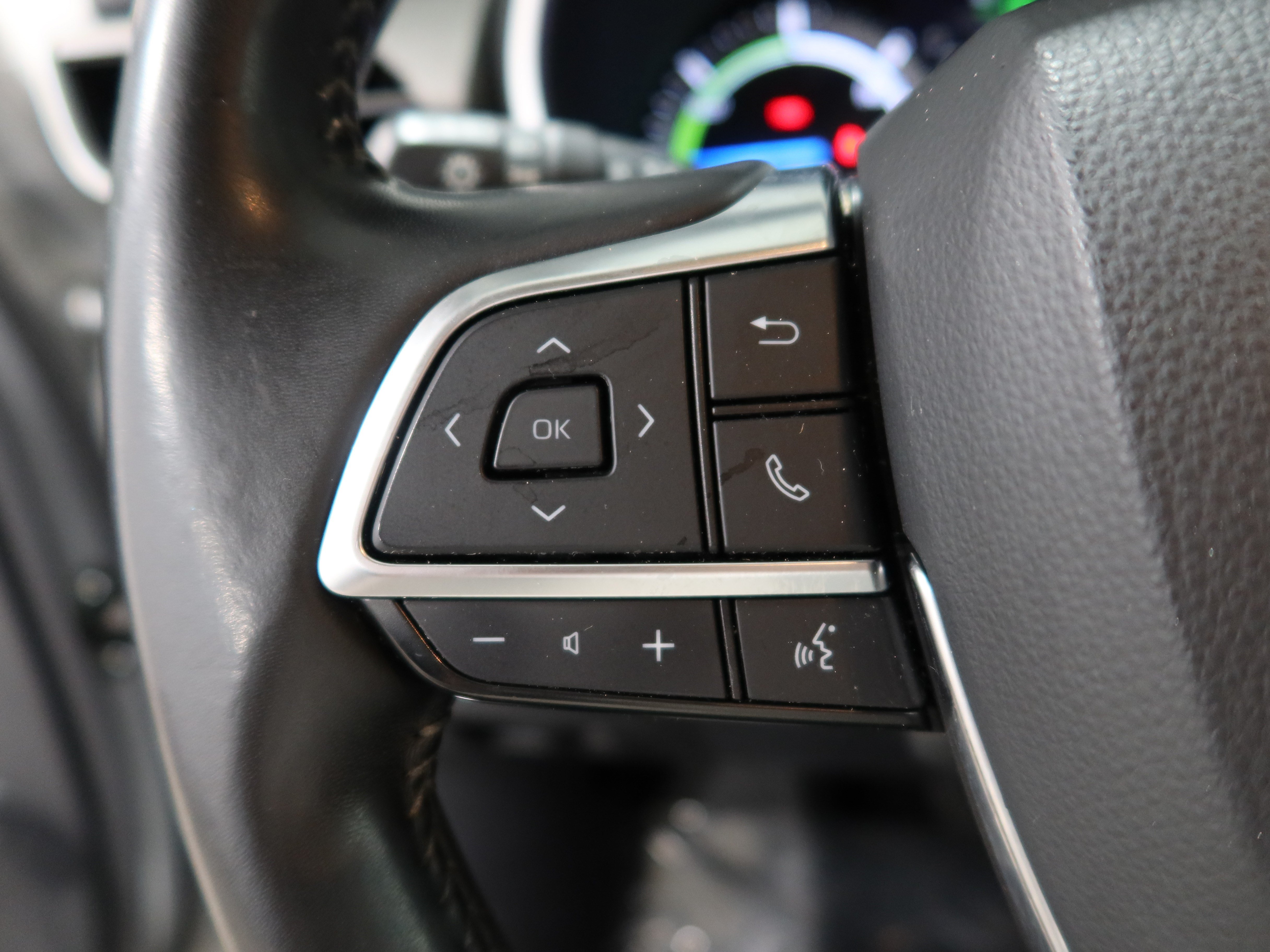 Used 2021 Toyota Highlander XLE FWD image 24