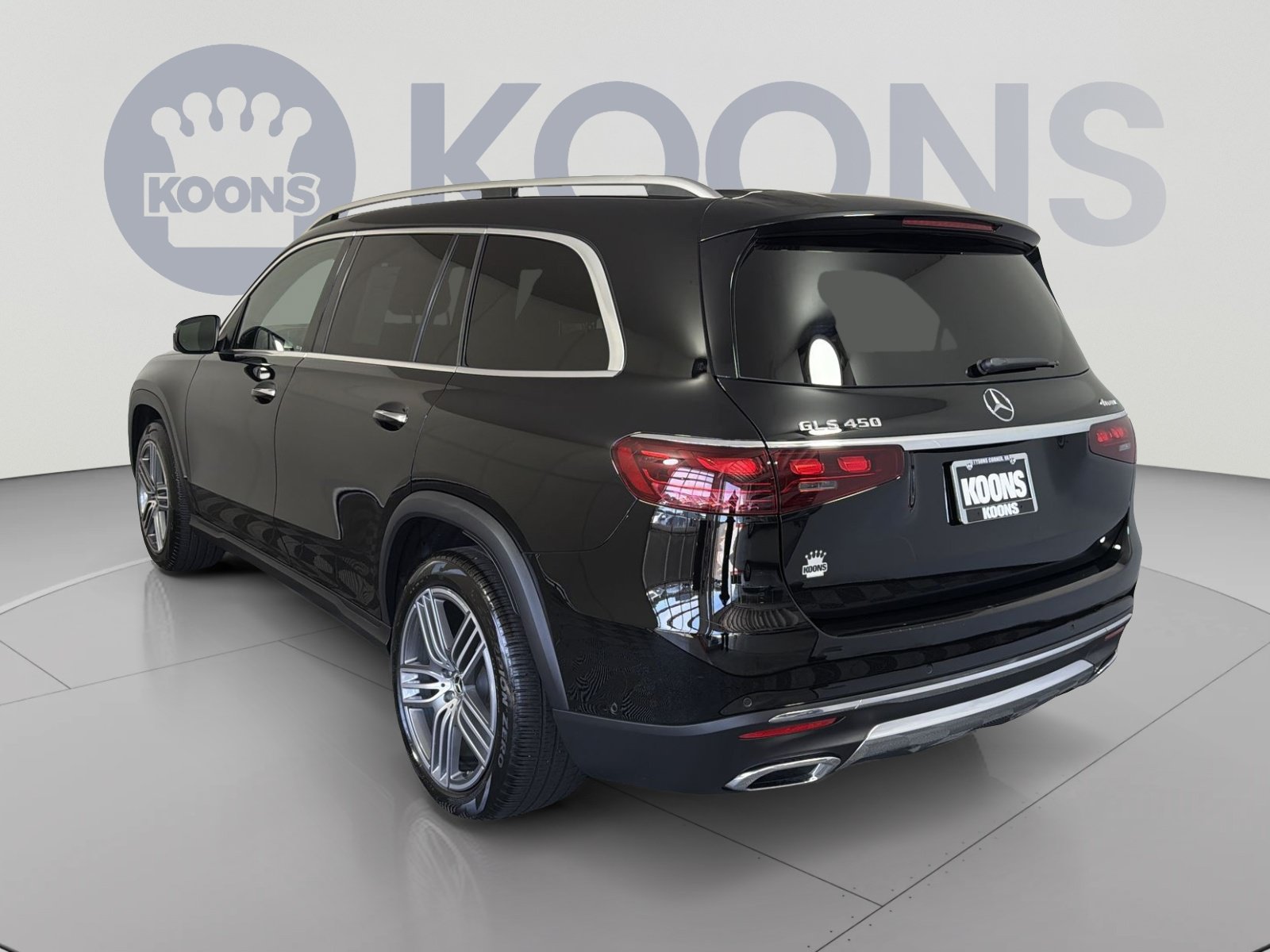 Used 2025 Mercedes-Benz GLS 450 4MATIC image 4