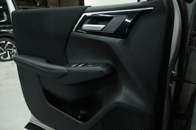 Used 2023 Mitsubishi Outlander ES FWD image 17