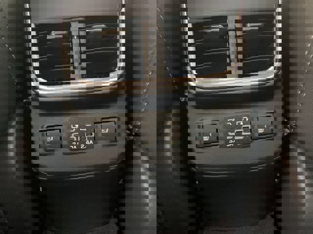 Used 2025 Subaru Legacy Limited image 13