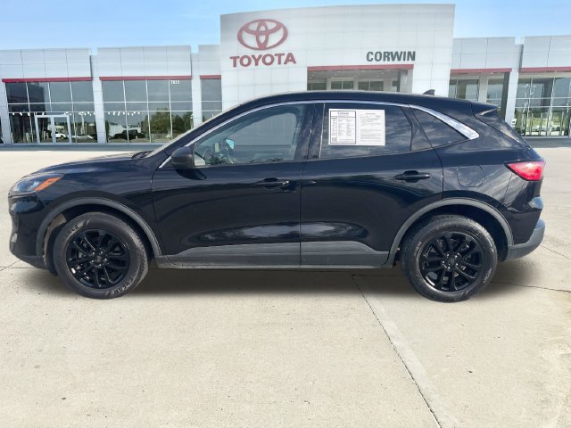 Used 2022 Ford Escape SE w/ Cold Weather Package AWD/4WD image 2