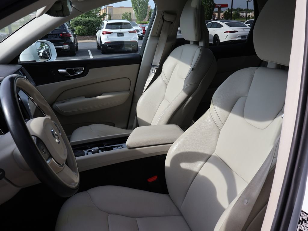 Used 2018 Volvo XC60 T6 Momentum w/ Convenience Package AWD/4WD image 18