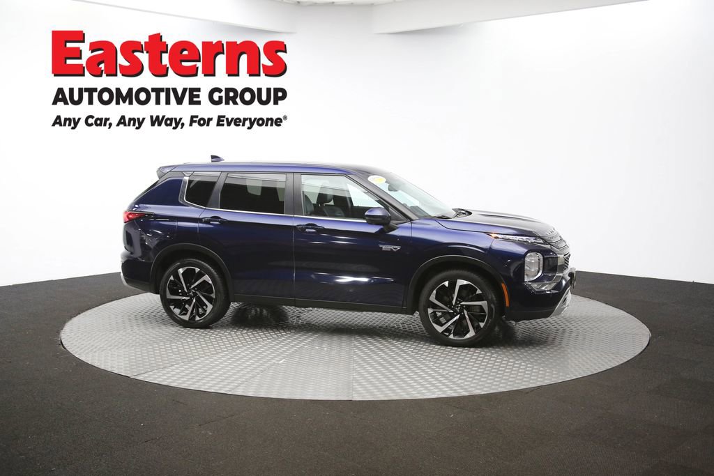 Used 2023 Mitsubishi Outlander SE image 44