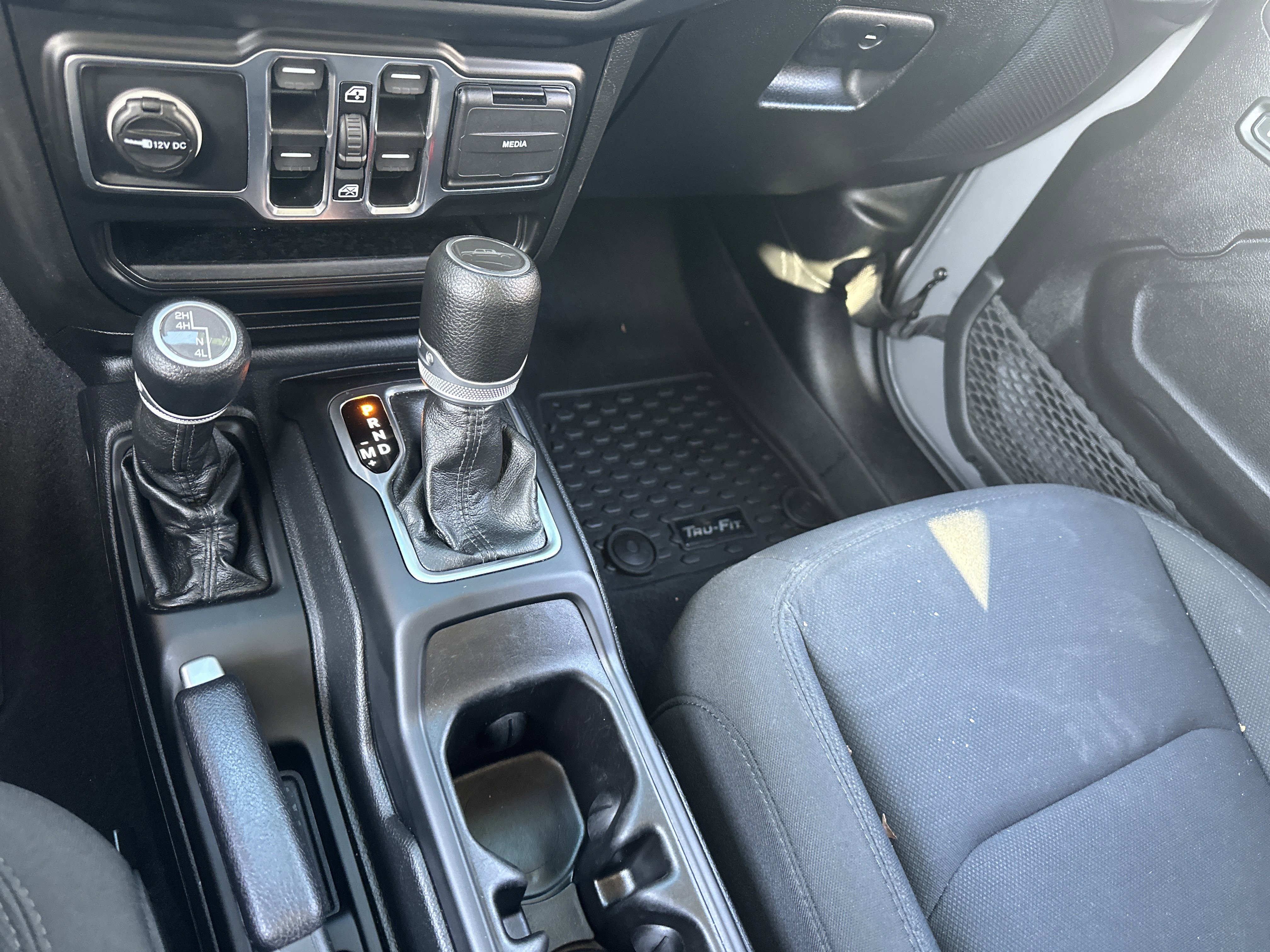 Used 2021 Jeep Gladiator Sport image 19