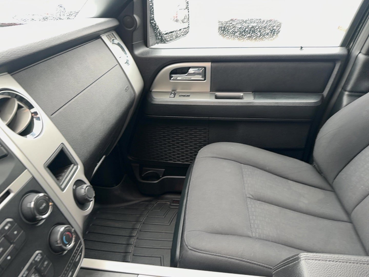 Used 2017 Ford Expedition EL XLT AWD/4WD image 24