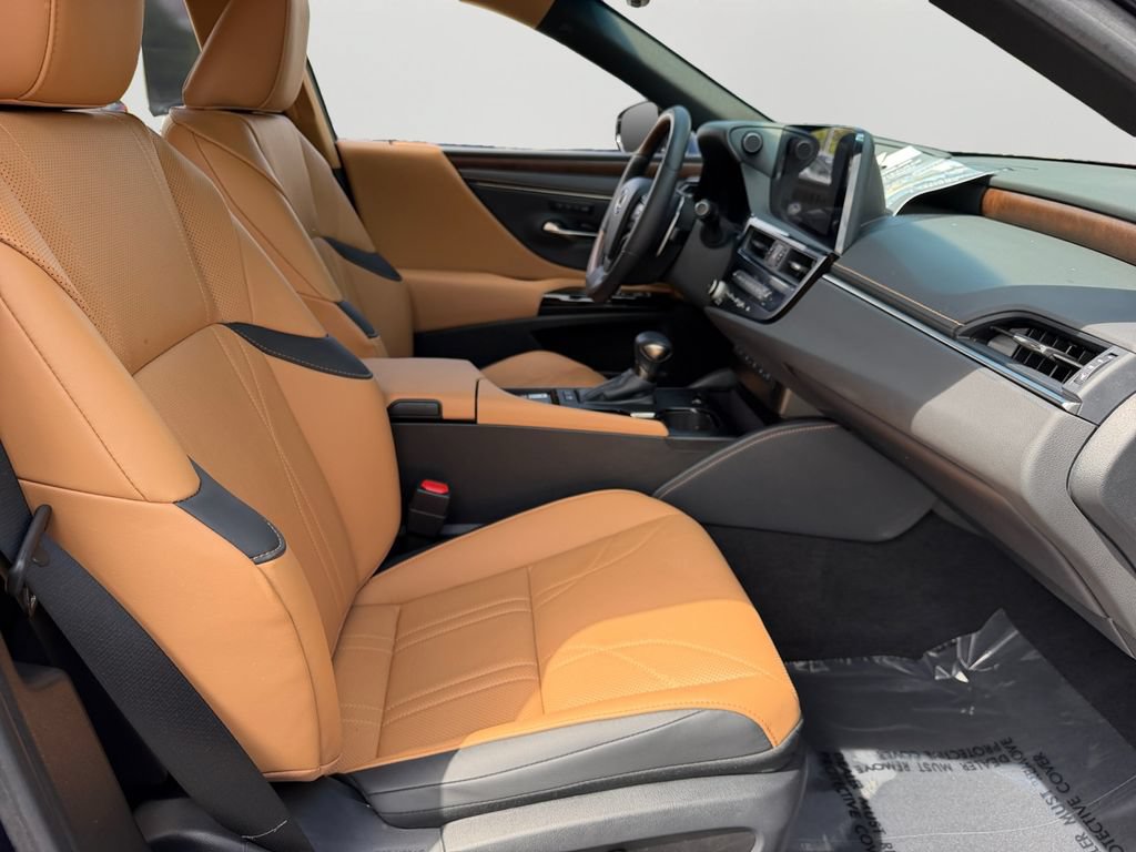 Certified 2023 Lexus ES 300h w/ Accessory Package (Z1) FWD image 8